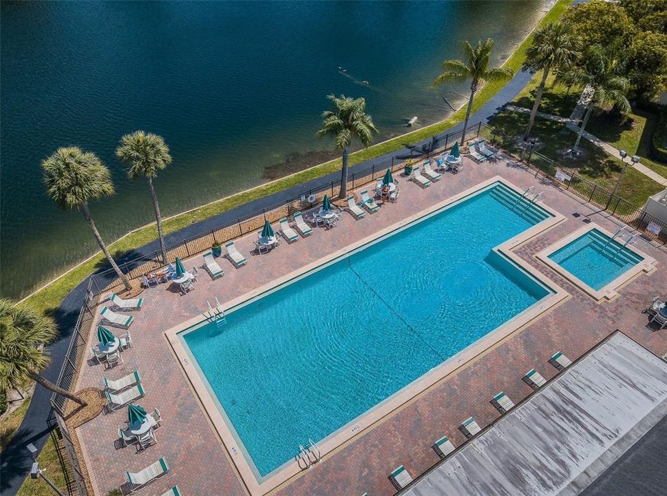 Active With Contract: $199,999 (2 beds, 2 baths, 1041 Square Feet)