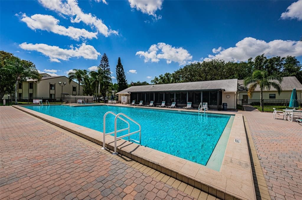 Active With Contract: $199,999 (2 beds, 2 baths, 1041 Square Feet)