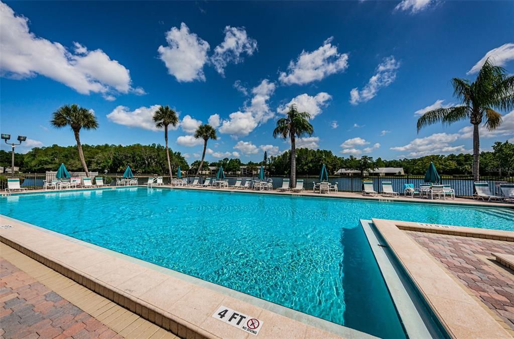 Active With Contract: $199,999 (2 beds, 2 baths, 1041 Square Feet)