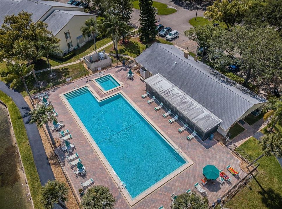 Active With Contract: $199,999 (2 beds, 2 baths, 1041 Square Feet)