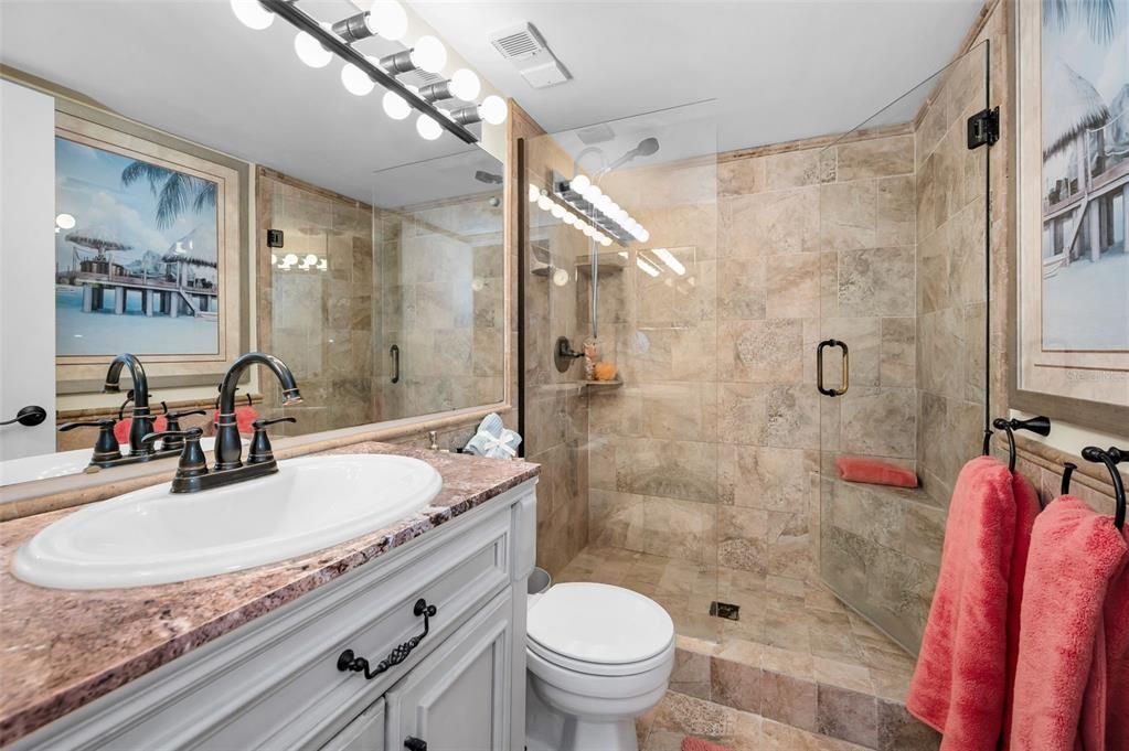 Active With Contract: $199,999 (2 beds, 2 baths, 1041 Square Feet)