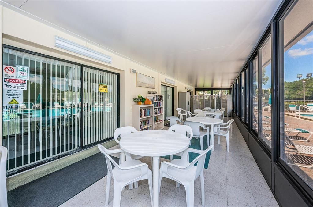 Active With Contract: $199,999 (2 beds, 2 baths, 1041 Square Feet)