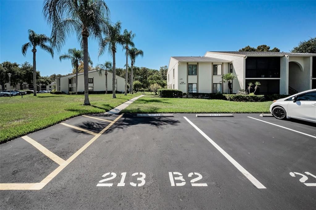 Active With Contract: $199,999 (2 beds, 2 baths, 1041 Square Feet)