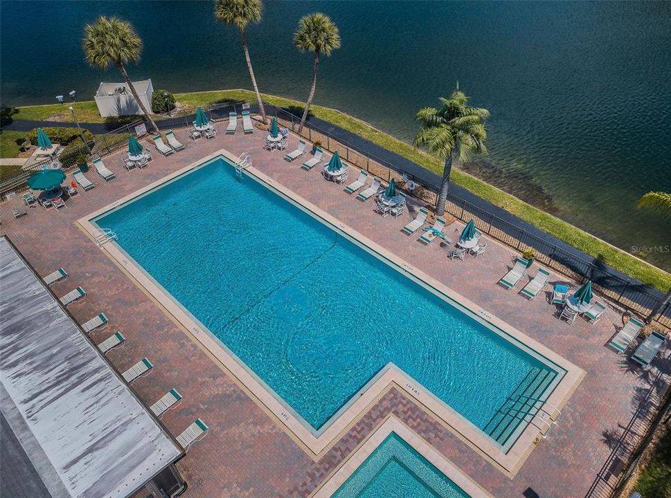 Active With Contract: $199,999 (2 beds, 2 baths, 1041 Square Feet)