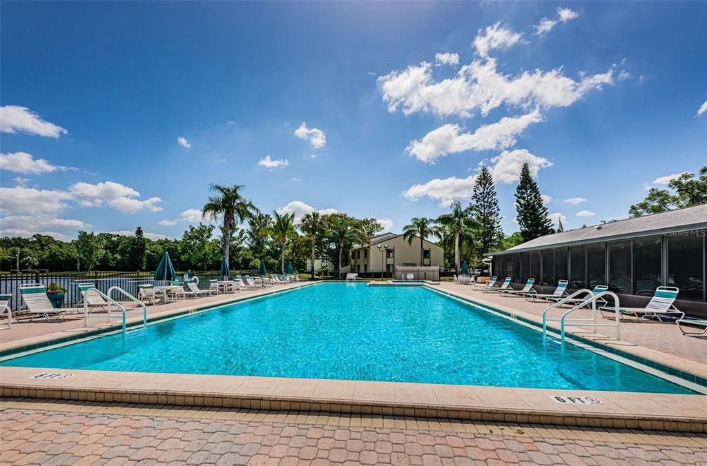 Active With Contract: $199,999 (2 beds, 2 baths, 1041 Square Feet)