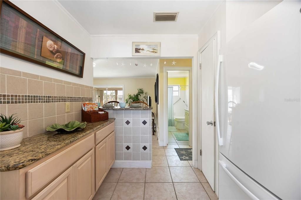 Под контрактом: $115,000 (2 спален, 2 ванн, 966 Квадратных фут)