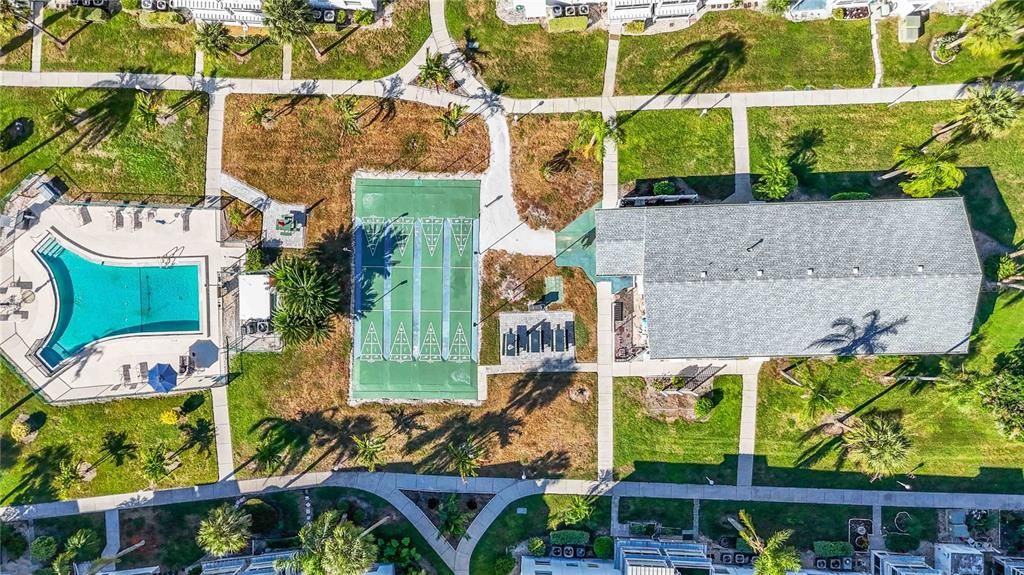 Под контрактом: $115,000 (2 спален, 2 ванн, 966 Квадратных фут)