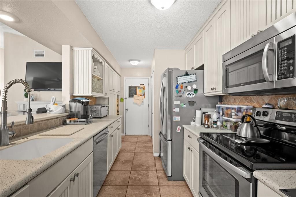 待售: $485,000 (3 贝兹, 3 浴室, 1586 平方英尺)