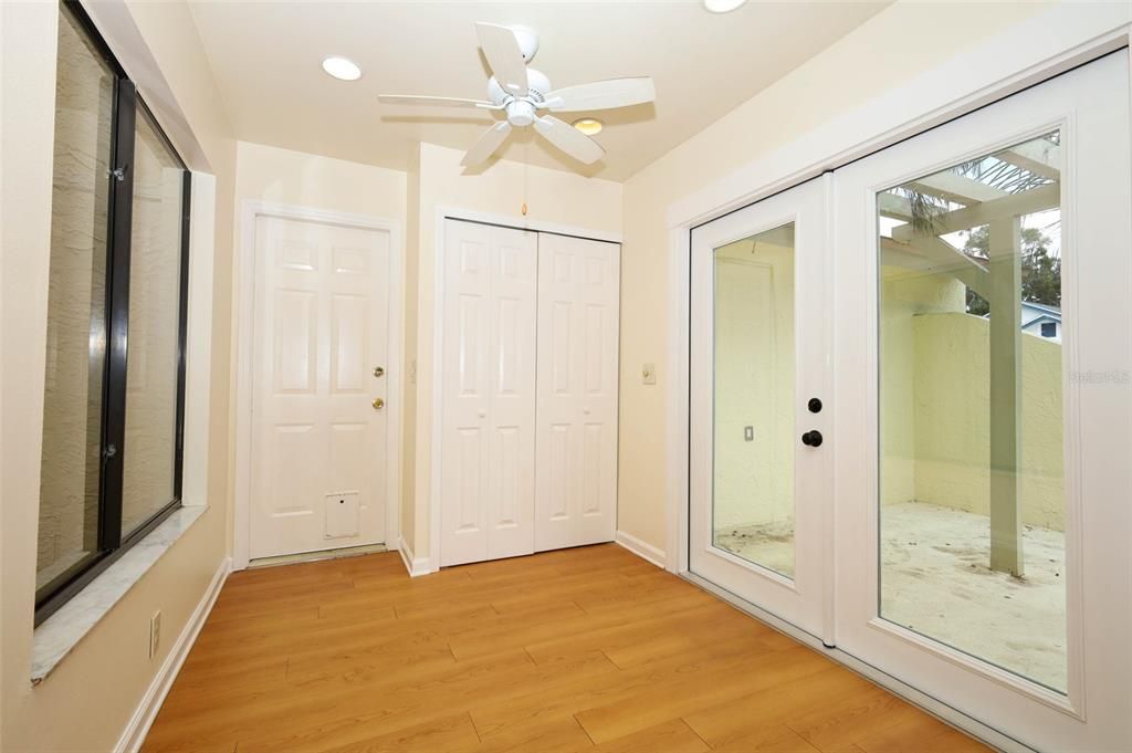 Active With Contract: $350,000 (3 beds, 2 baths, 1492 Square Feet)