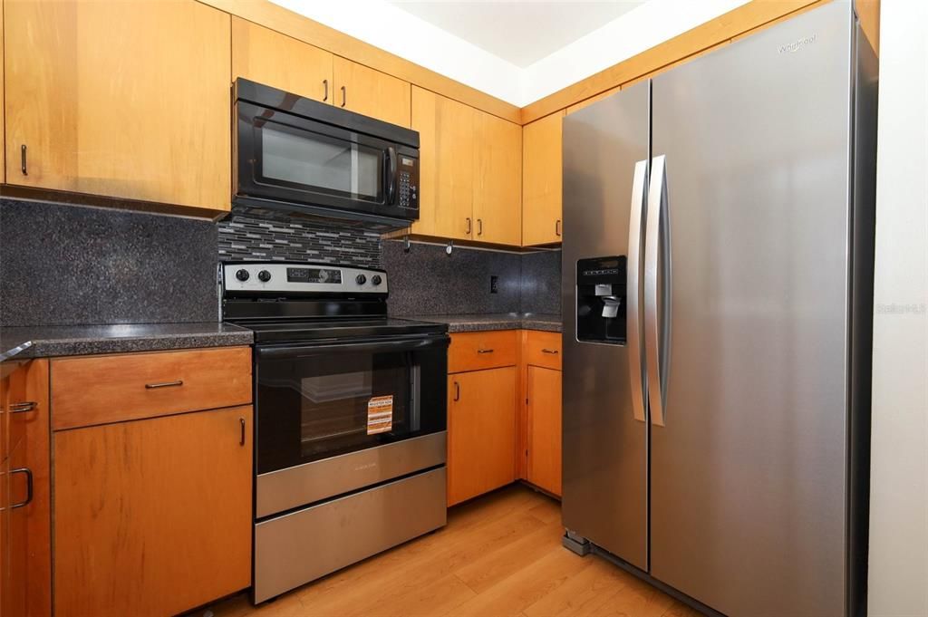 Active With Contract: $350,000 (3 beds, 2 baths, 1492 Square Feet)