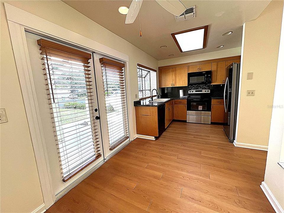 Active With Contract: $350,000 (3 beds, 2 baths, 1492 Square Feet)