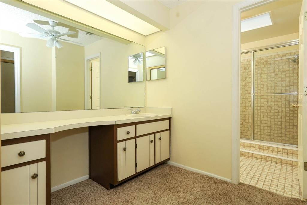 Active With Contract: $350,000 (3 beds, 2 baths, 1492 Square Feet)