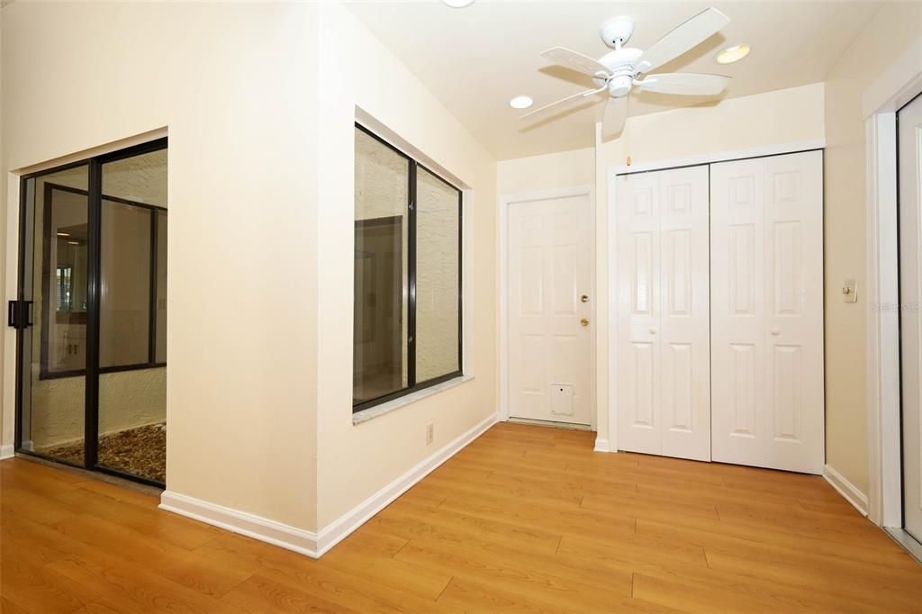 Active With Contract: $350,000 (3 beds, 2 baths, 1492 Square Feet)