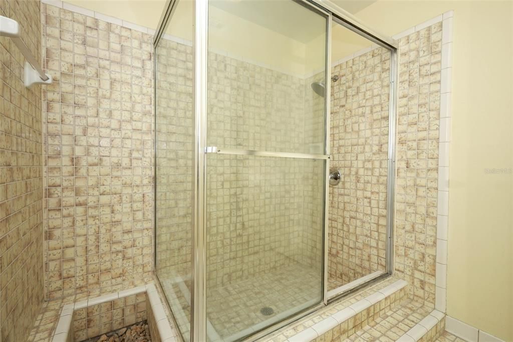 Active With Contract: $350,000 (3 beds, 2 baths, 1492 Square Feet)