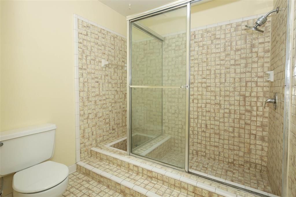 Active With Contract: $350,000 (3 beds, 2 baths, 1492 Square Feet)