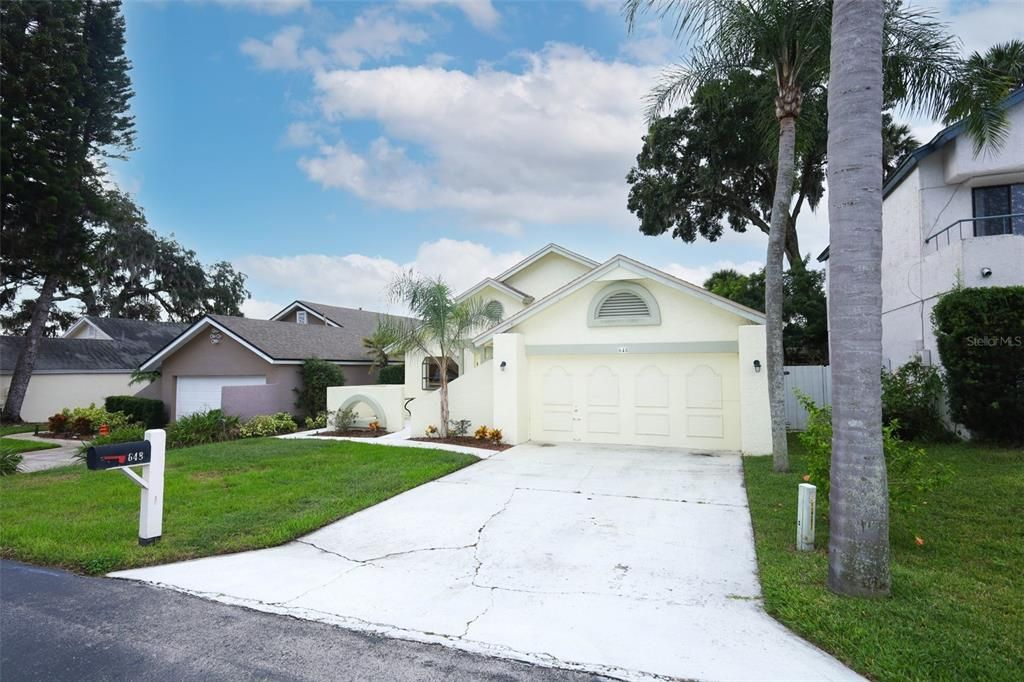 Active With Contract: $350,000 (3 beds, 2 baths, 1492 Square Feet)