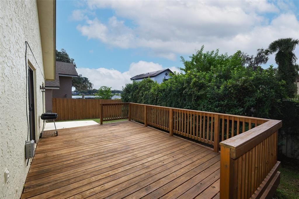 Active With Contract: $350,000 (3 beds, 2 baths, 1492 Square Feet)