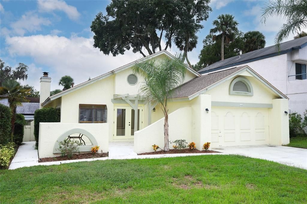 Active With Contract: $350,000 (3 beds, 2 baths, 1492 Square Feet)