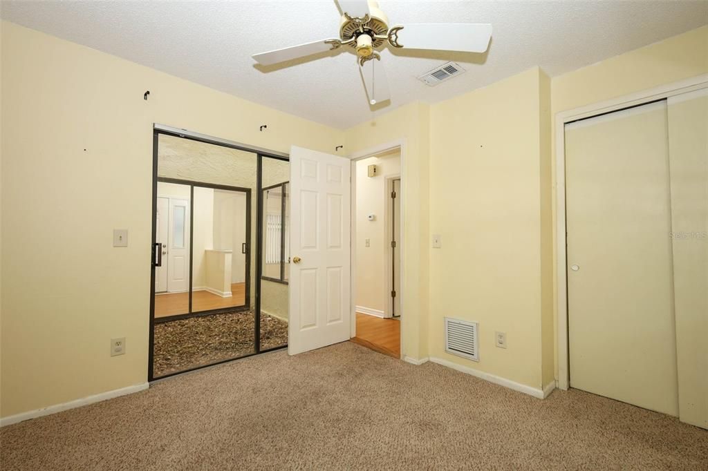 Active With Contract: $350,000 (3 beds, 2 baths, 1492 Square Feet)