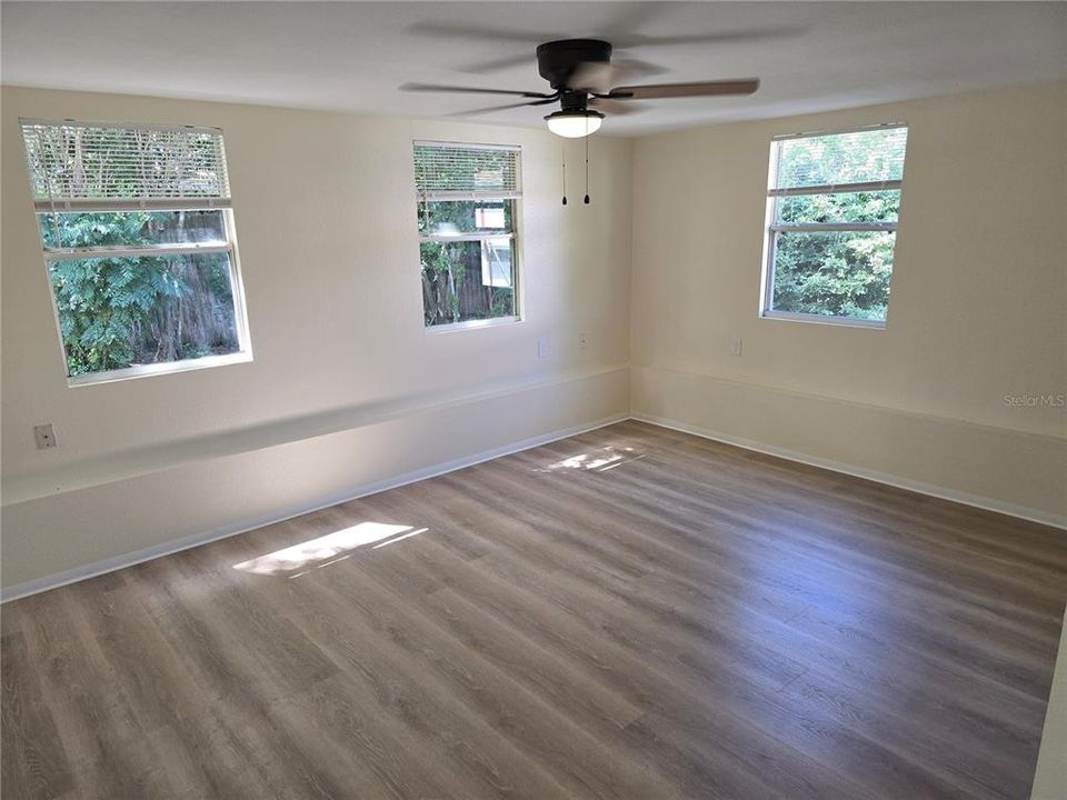 For Sale: $229,900 (3 beds, 2 baths, 1624 Square Feet)