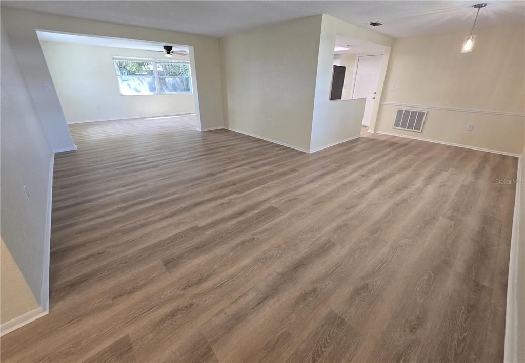 For Sale: $229,900 (3 beds, 2 baths, 1624 Square Feet)