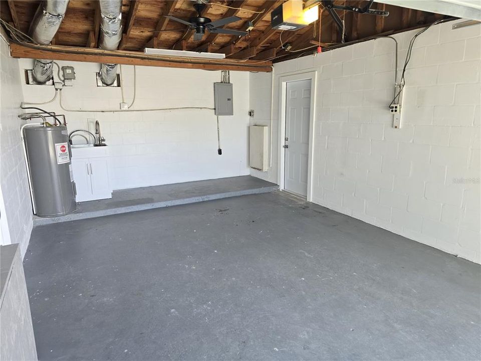 For Sale: $229,900 (3 beds, 2 baths, 1624 Square Feet)