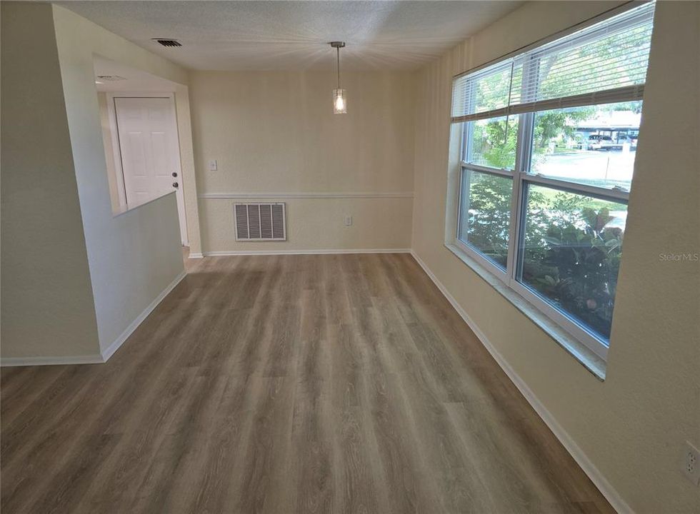 For Sale: $229,900 (3 beds, 2 baths, 1624 Square Feet)