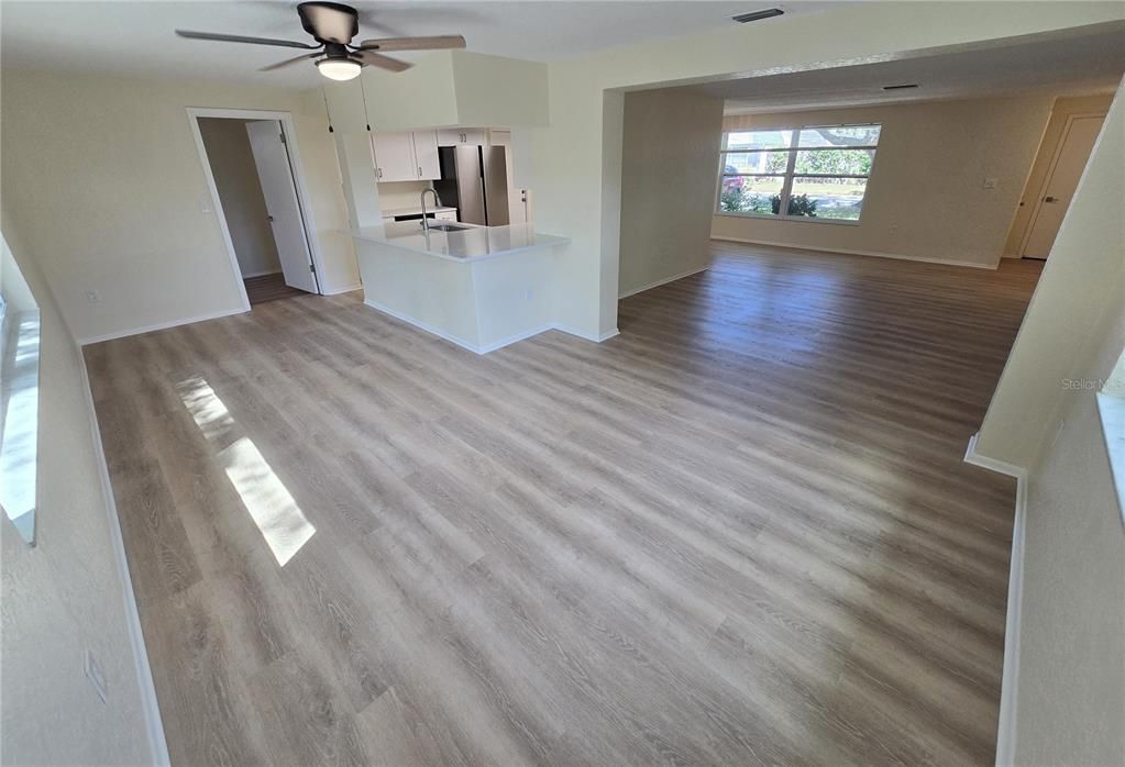 For Sale: $229,900 (3 beds, 2 baths, 1624 Square Feet)