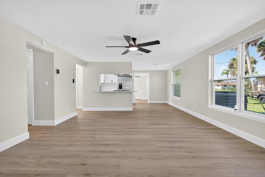 For Rent: $1,899 (3 beds, 2 baths, 1695 Square Feet)