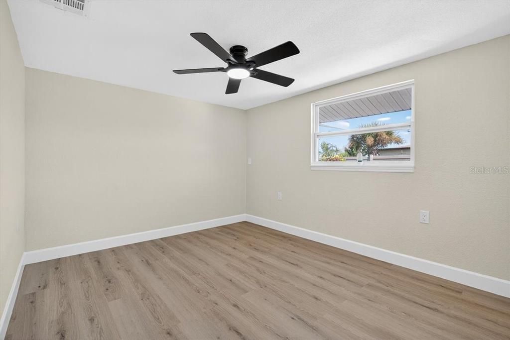 For Rent: $1,899 (3 beds, 2 baths, 1695 Square Feet)