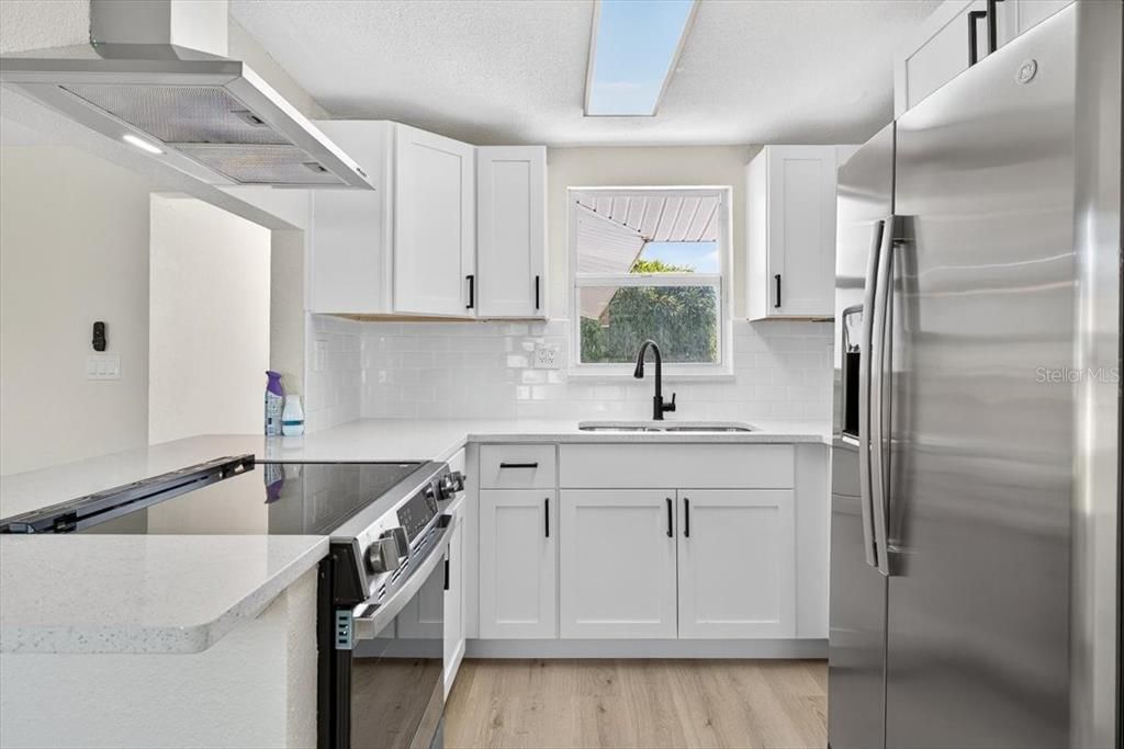 For Rent: $1,899 (3 beds, 2 baths, 1695 Square Feet)