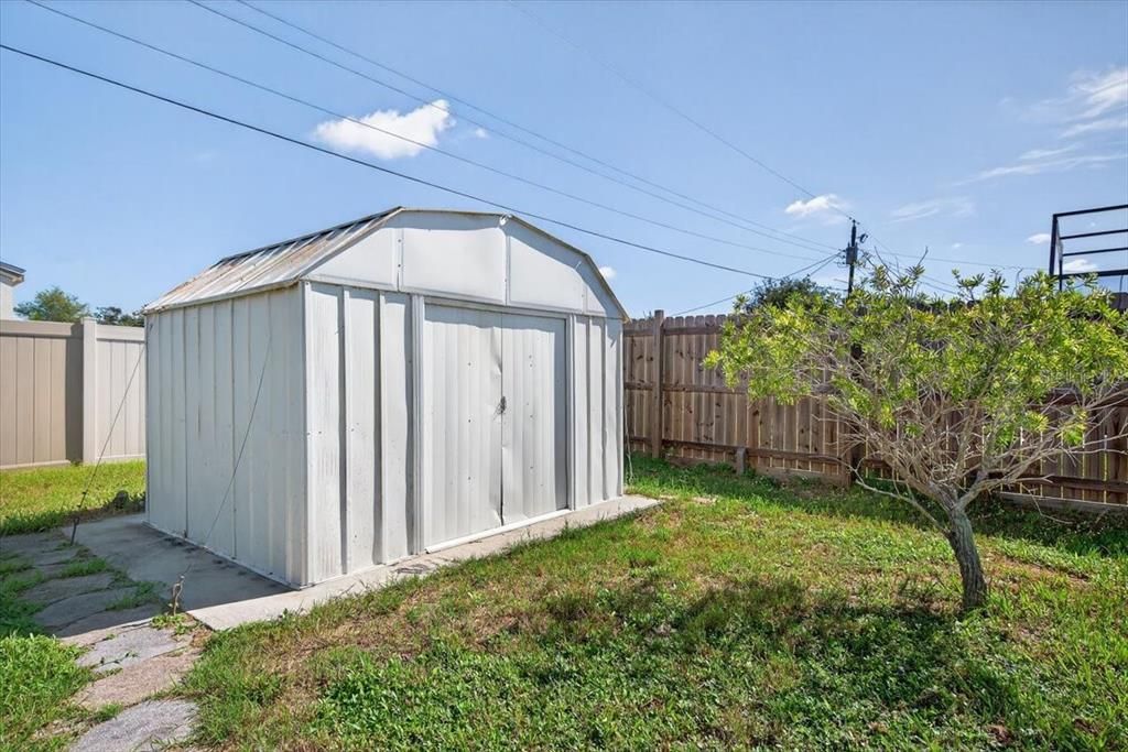 For Rent: $1,899 (3 beds, 2 baths, 1695 Square Feet)