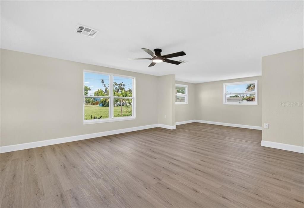 For Rent: $1,899 (3 beds, 2 baths, 1695 Square Feet)