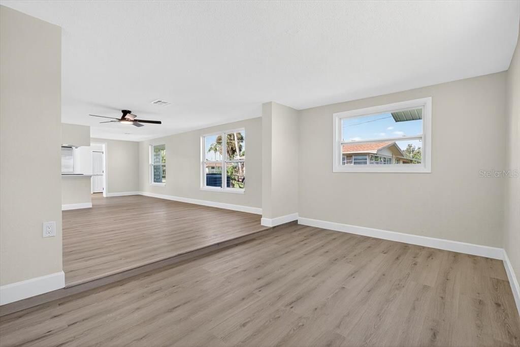 For Rent: $1,899 (3 beds, 2 baths, 1695 Square Feet)