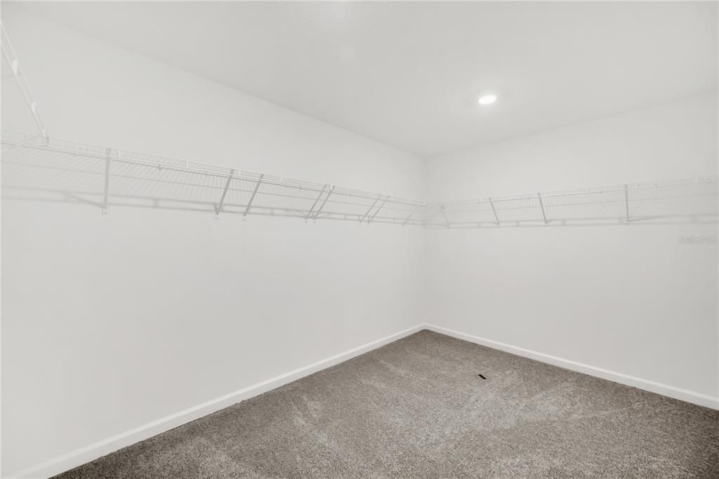 For Rent: $2,200 (4 beds, 2 baths, 1824 Square Feet)