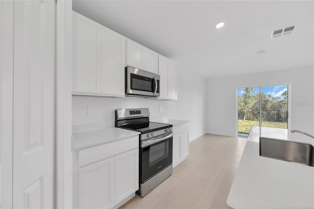 For Rent: $2,200 (4 beds, 2 baths, 1824 Square Feet)