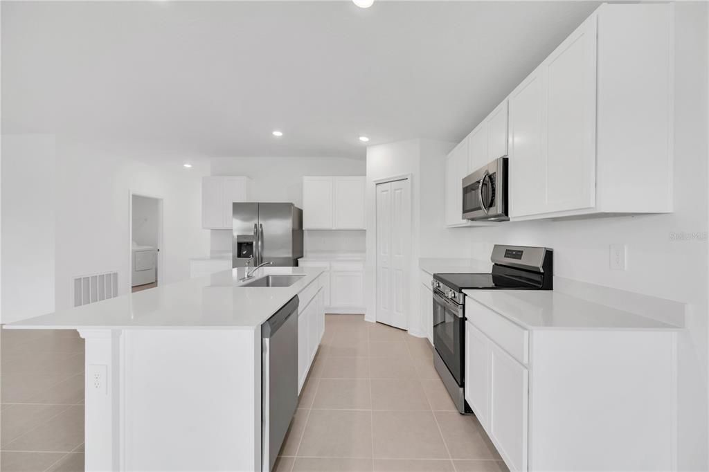 For Rent: $2,200 (4 beds, 2 baths, 1824 Square Feet)