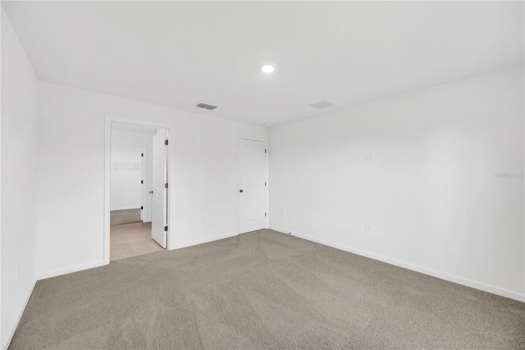 For Rent: $2,200 (4 beds, 2 baths, 1824 Square Feet)