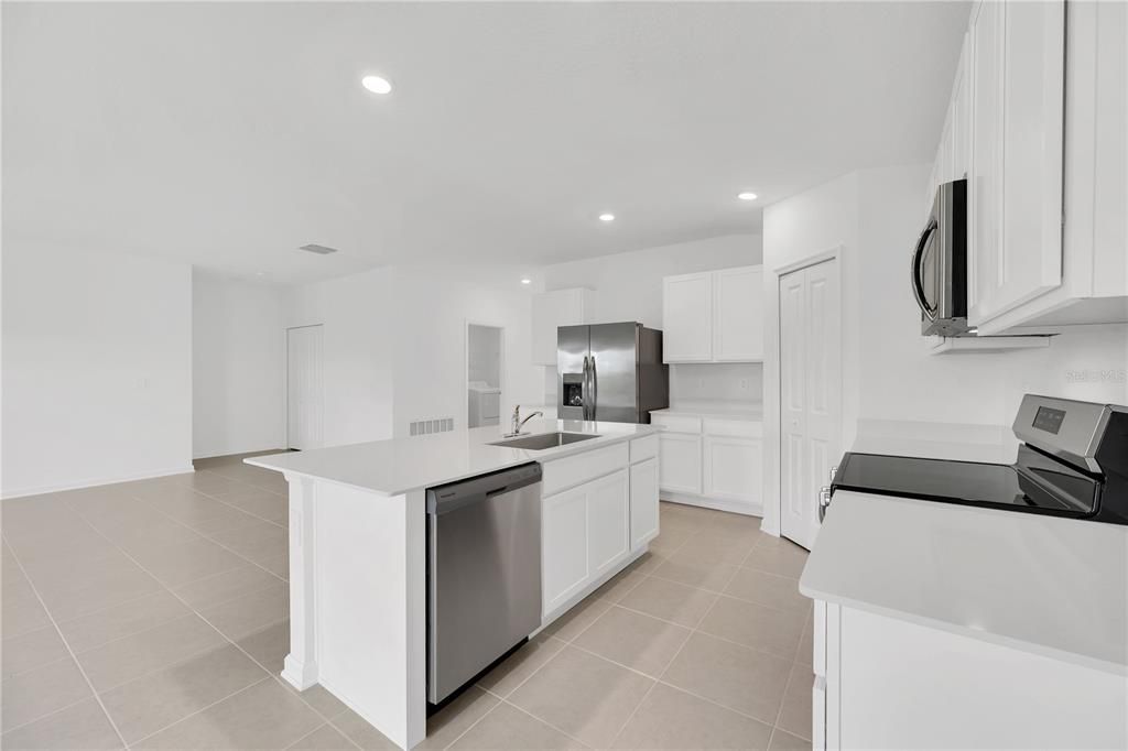 For Rent: $2,200 (4 beds, 2 baths, 1824 Square Feet)