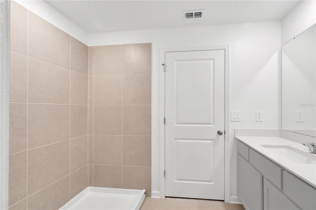 For Rent: $2,200 (4 beds, 2 baths, 1824 Square Feet)