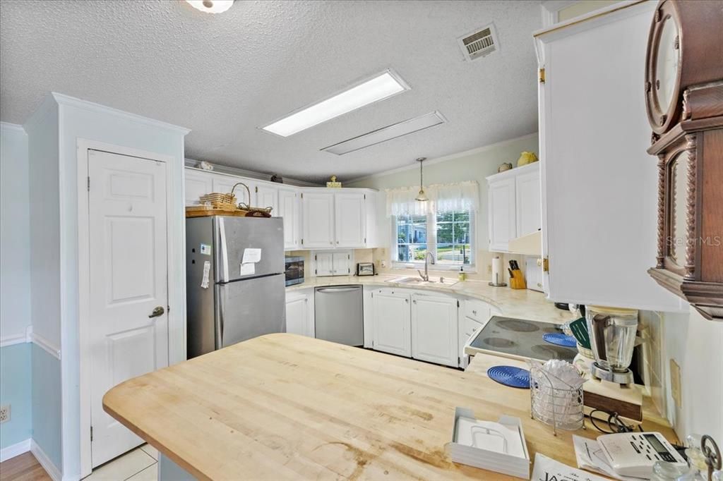 En Venta: $275,000 (2 camas, 2 baños, 1431 Pies cuadrados)