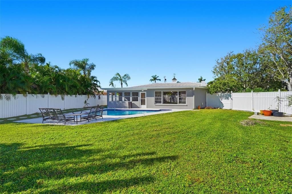 For Sale: $774,900 (3 beds, 2 baths, 1929 Square Feet)