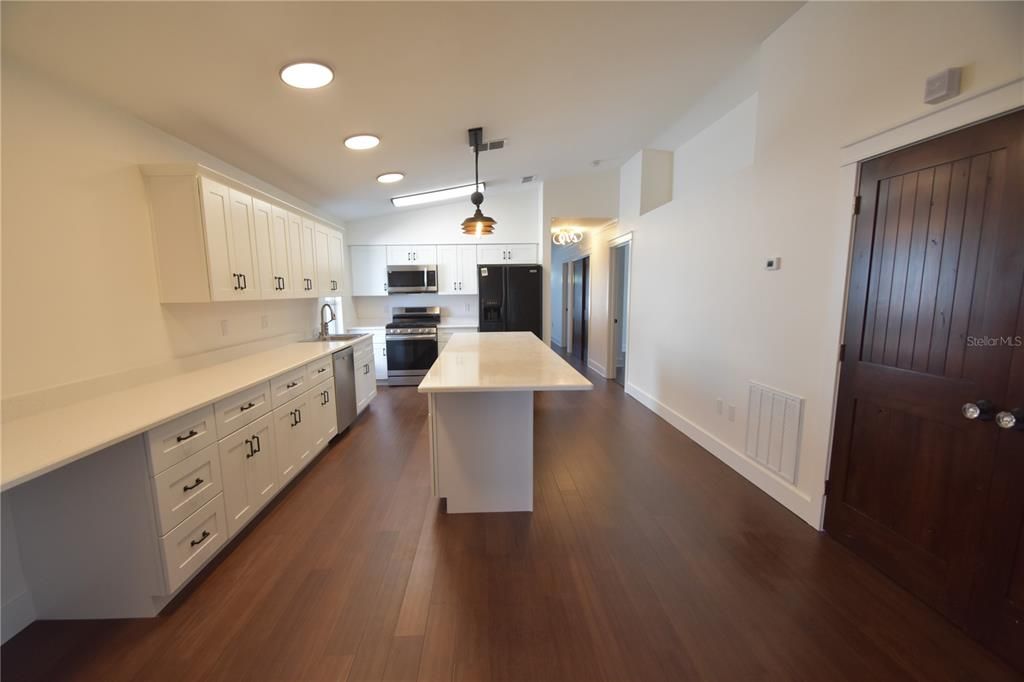 На продажу: $699,900 (5 спален, 3 ванн, 2570 Квадратных фут)