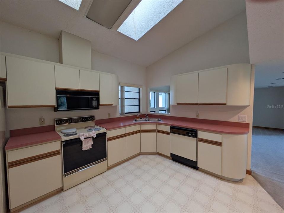 For Sale: $259,900 (3 beds, 2 baths, 1829 Square Feet)