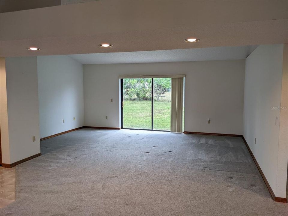 For Sale: $259,900 (3 beds, 2 baths, 1829 Square Feet)