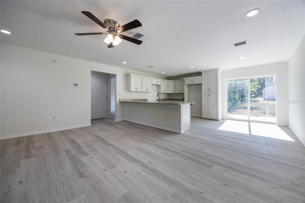 En Venta: $249,900 (3 camas, 2 baños, 1287 Pies cuadrados)