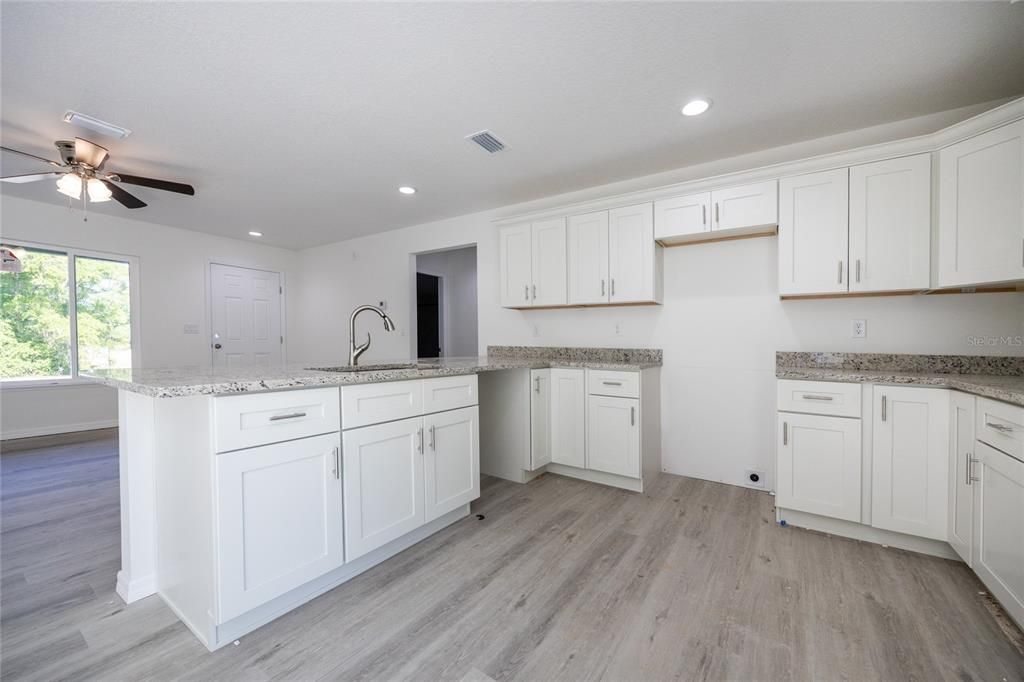 En Venta: $249,900 (3 camas, 2 baños, 1287 Pies cuadrados)