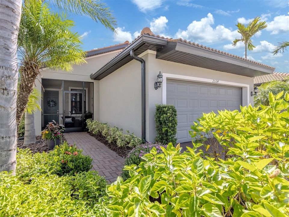 For Sale: $339,000 (2 beds, 2 baths, 1434 Square Feet)