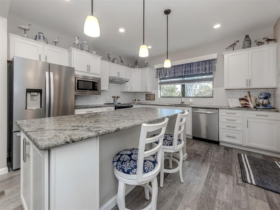 For Sale: $339,000 (2 beds, 2 baths, 1434 Square Feet)