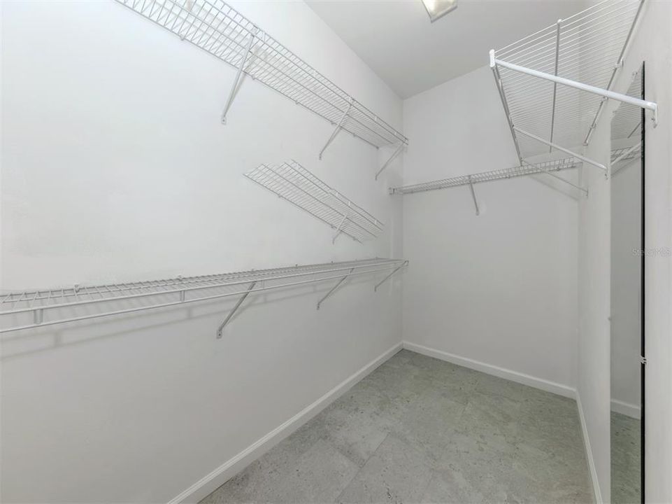 For Sale: $339,000 (2 beds, 2 baths, 1434 Square Feet)